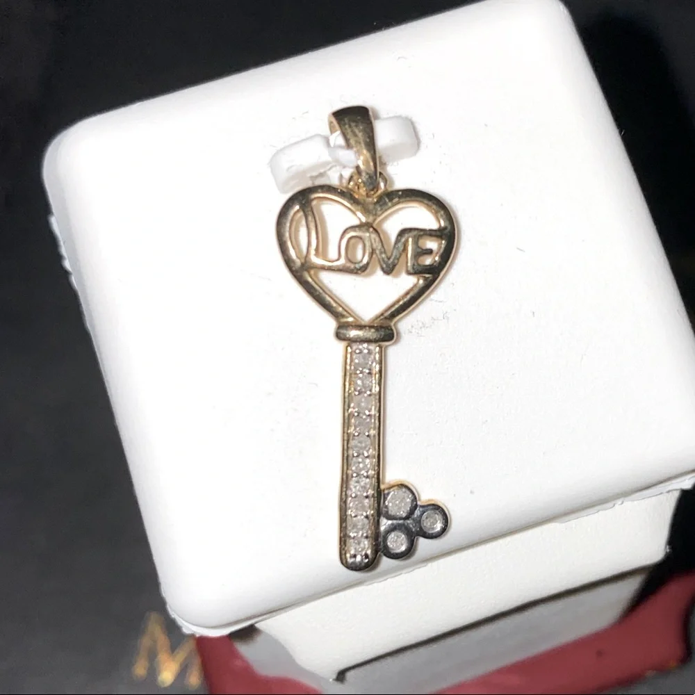 Real diamond gold vermeil love key pendant charm not CZ not moissanite big sale! - Picture 1 of 3